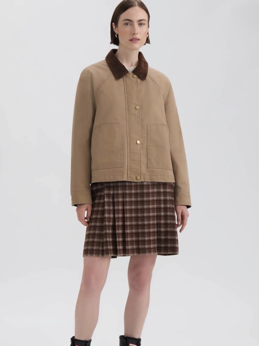 Hunter Women's Corduroy Collar Raglan Sleeve Cotton Barn Jacket